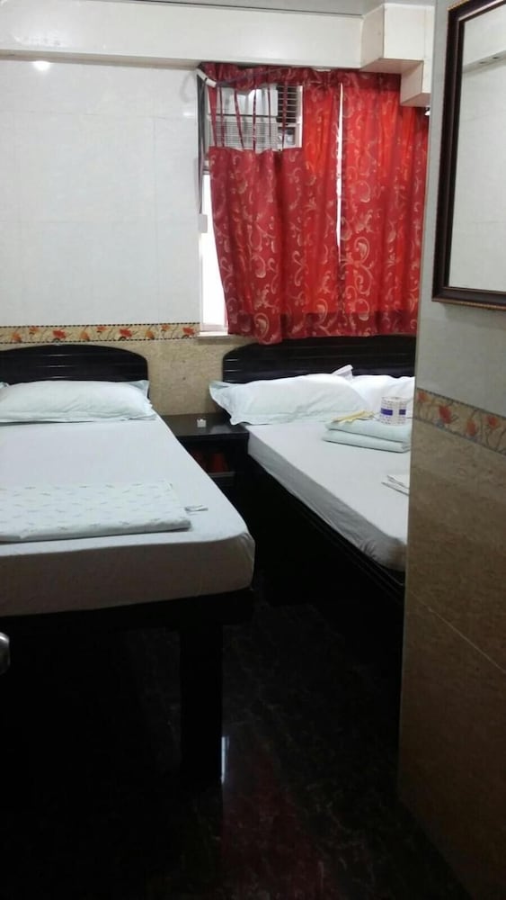 Dutch Hostel 30/39