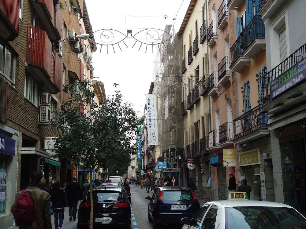 Hostal Hispano 64/67