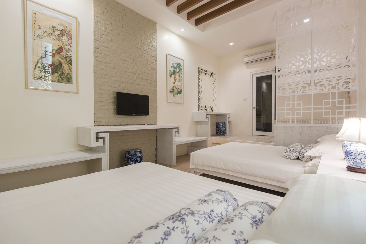 Deluxe, Double or Twin Bed