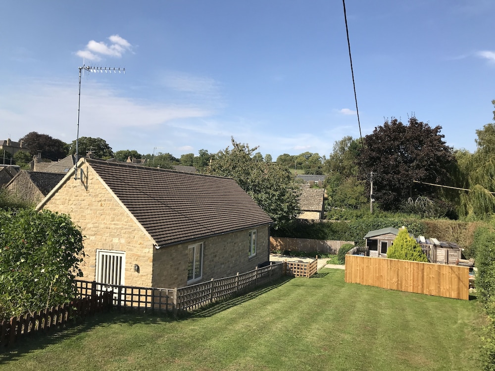 Cherry Tree Cottage 28/38