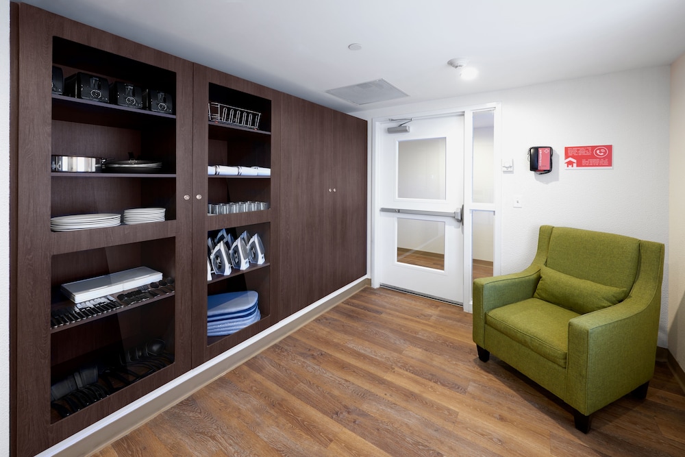 Extended Suites Tijuana Macroplaza 24/42