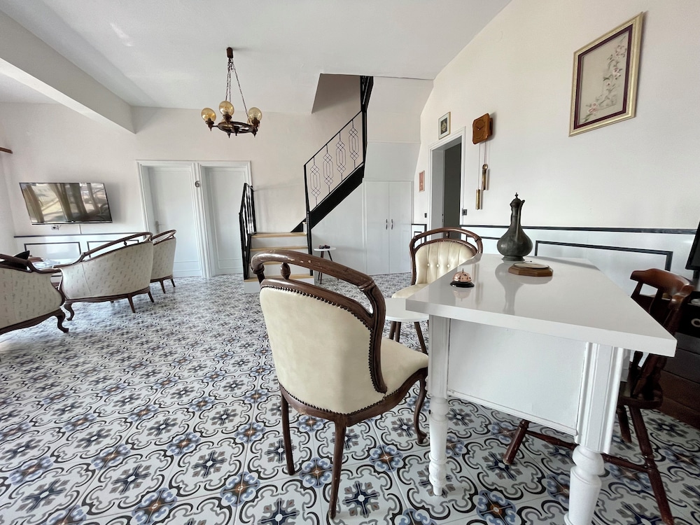 Villa Ece Pansiyon 25/40
