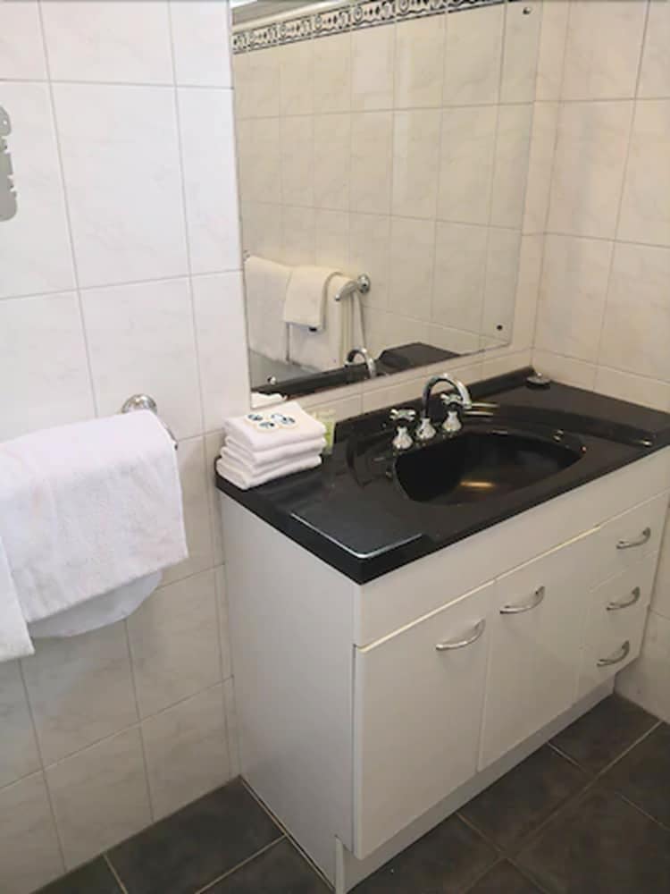DANDENONG MOTEL 40/40