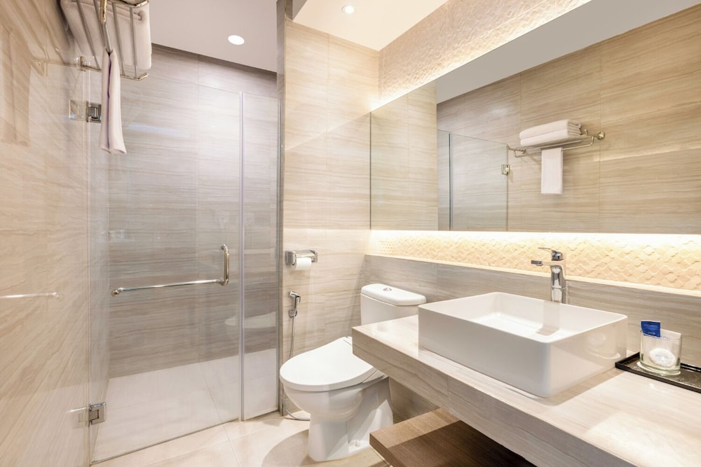 Aston Tropicana Hotel Bandung 67/69