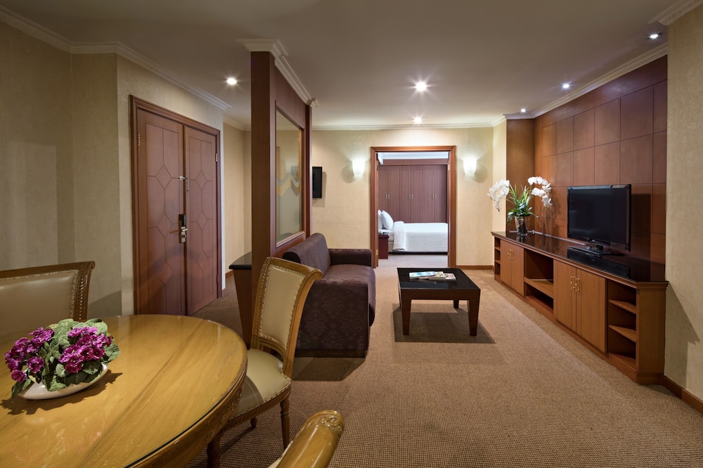 Golden Boutique Hotel Kemayoran 50/70