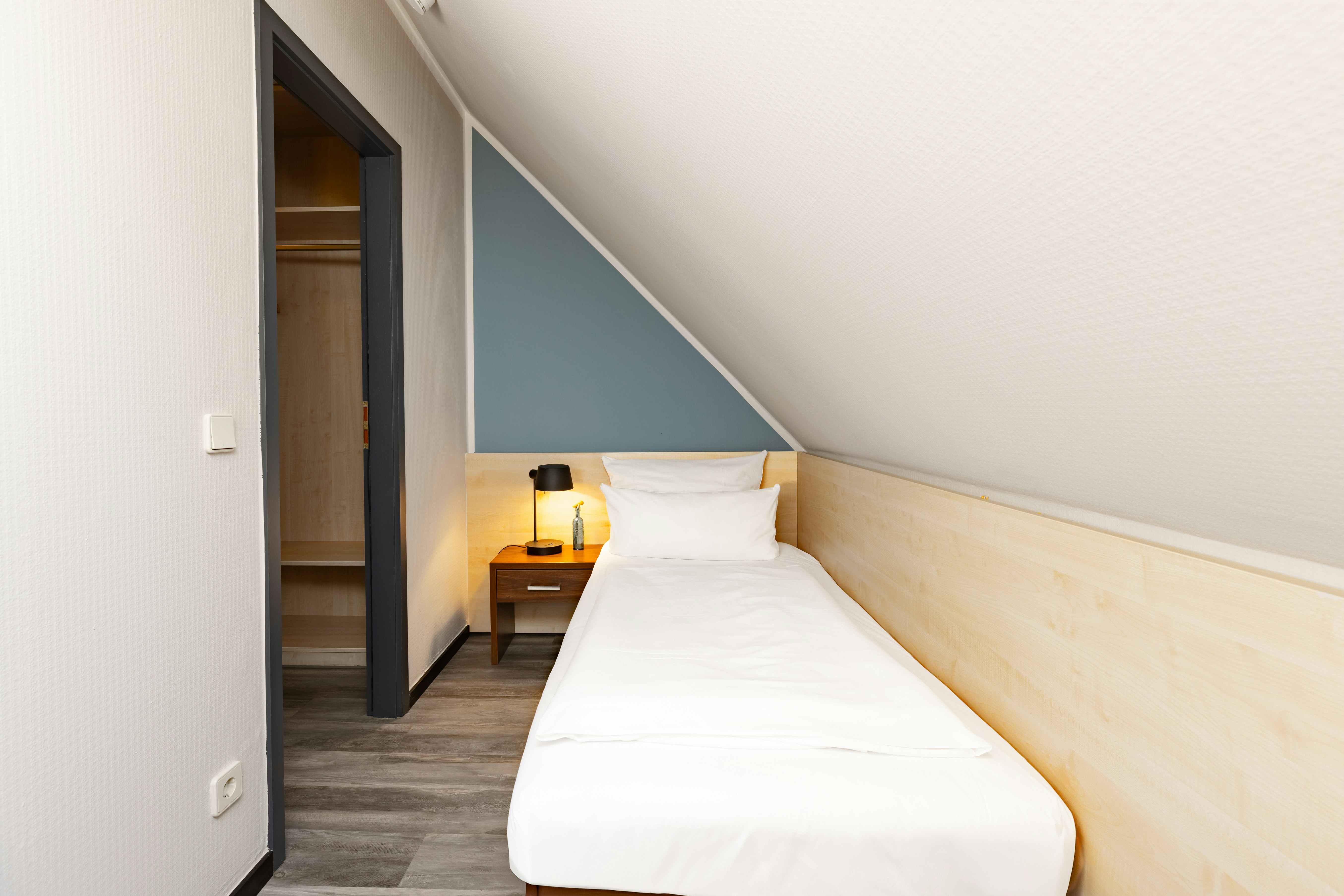 Hotel Mariella Airport 32/80