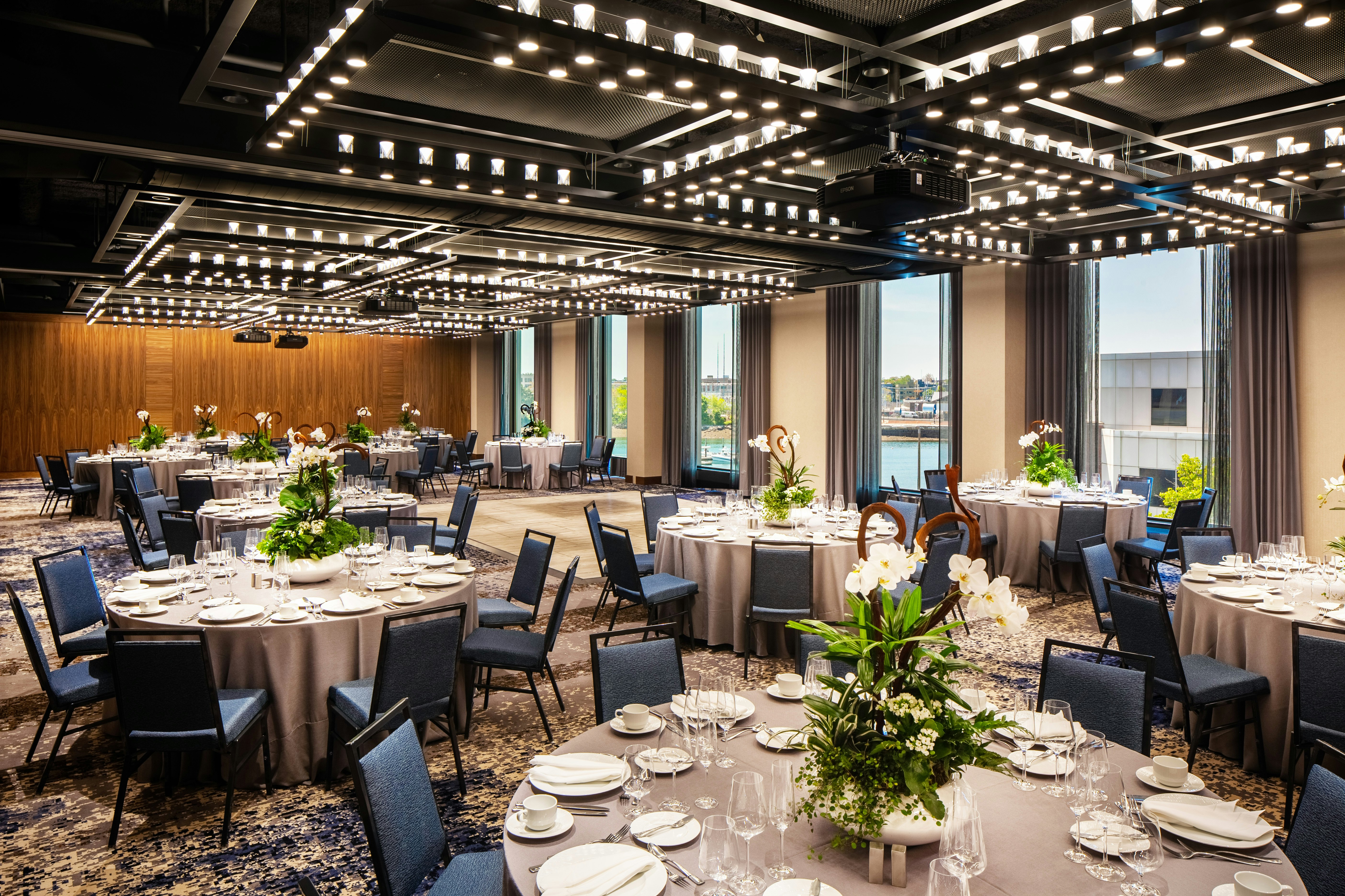 Hampton Inn Boston Seaport District 60/64