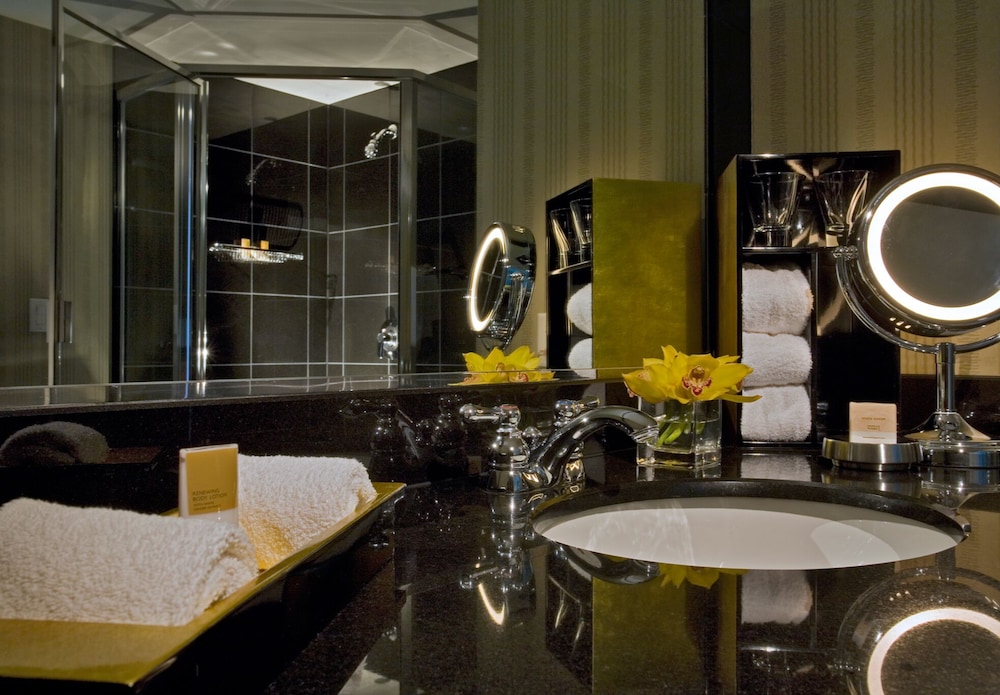 Grand Hyatt DFW 42/64