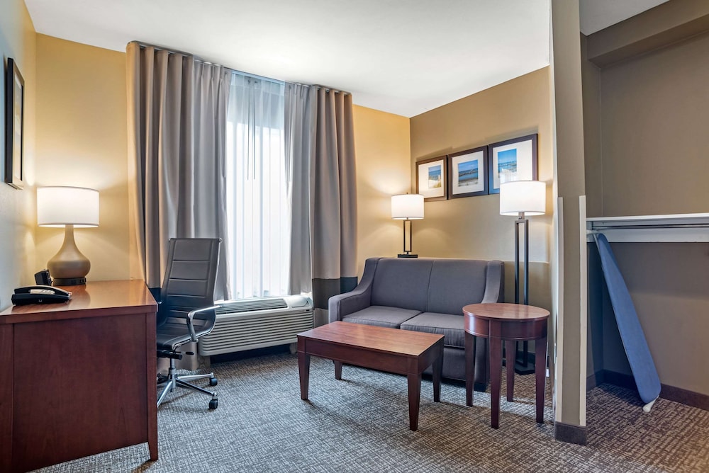 Comfort Suites Foley - North Gulf Shores 23/26