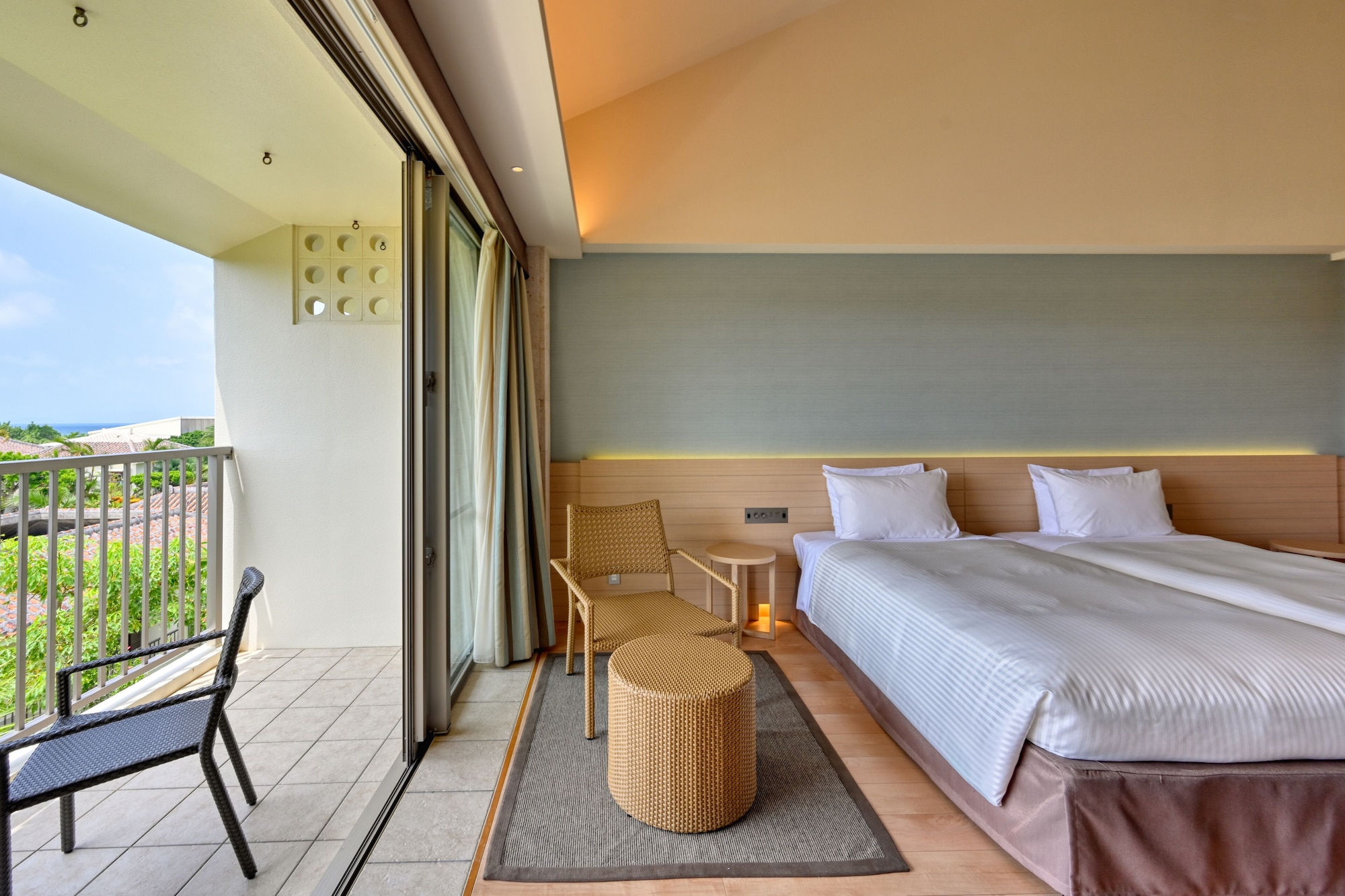 Connecting, 2 Rooms, Garden, 4 Beds, Terrace