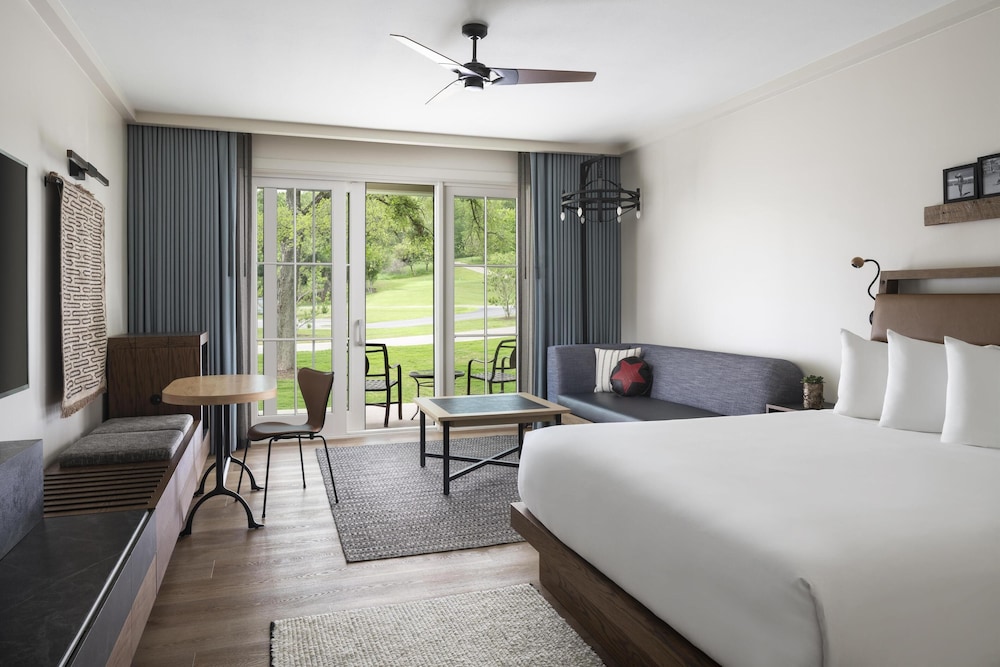 Room, King Bed, Patio