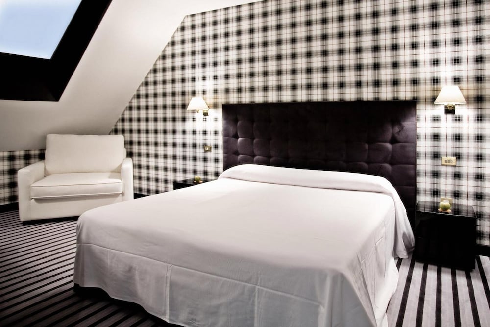 Hotel Clarin 19/40