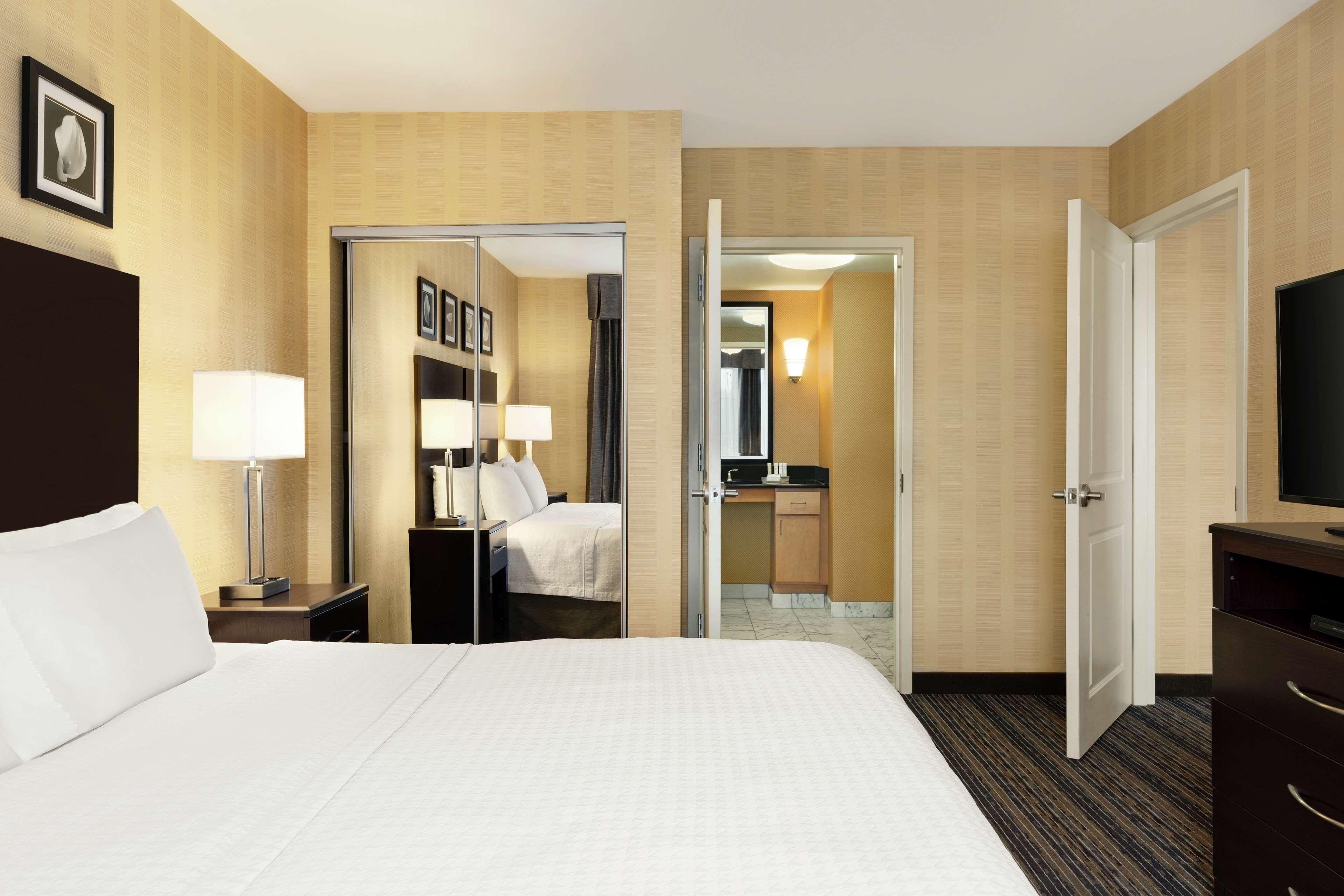 Suite, 1 King or 2 Queen Beds