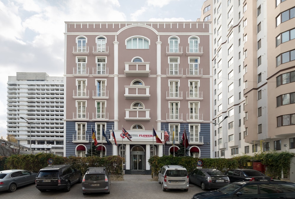 Flowers Hotel 66/70