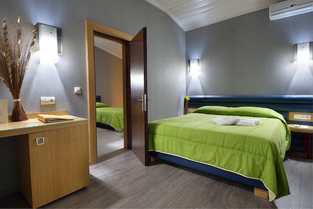 Maisonette, Executive, King and Queen and Twin Beds, Sea View