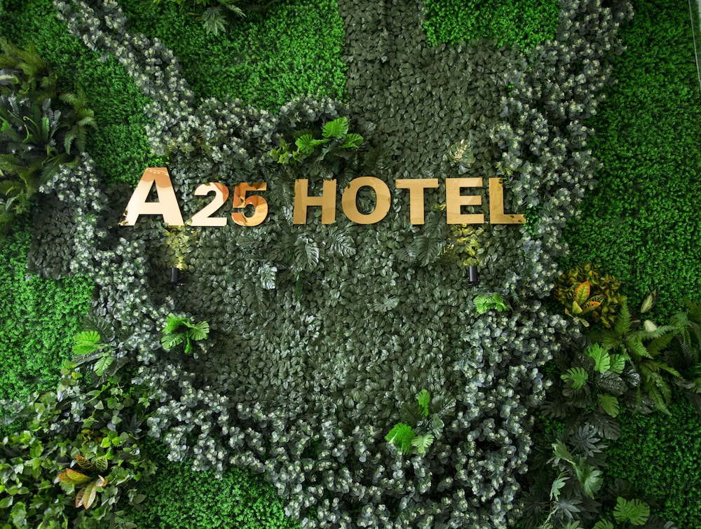 Dahlialand Saigon Hotel 40/42