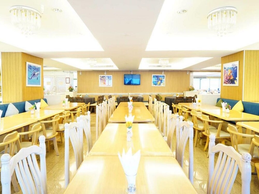 Bay Hotel Srinakarin 44/55