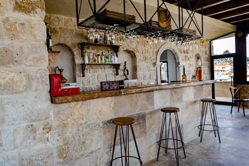 Megaron Cave Hotel 24/46