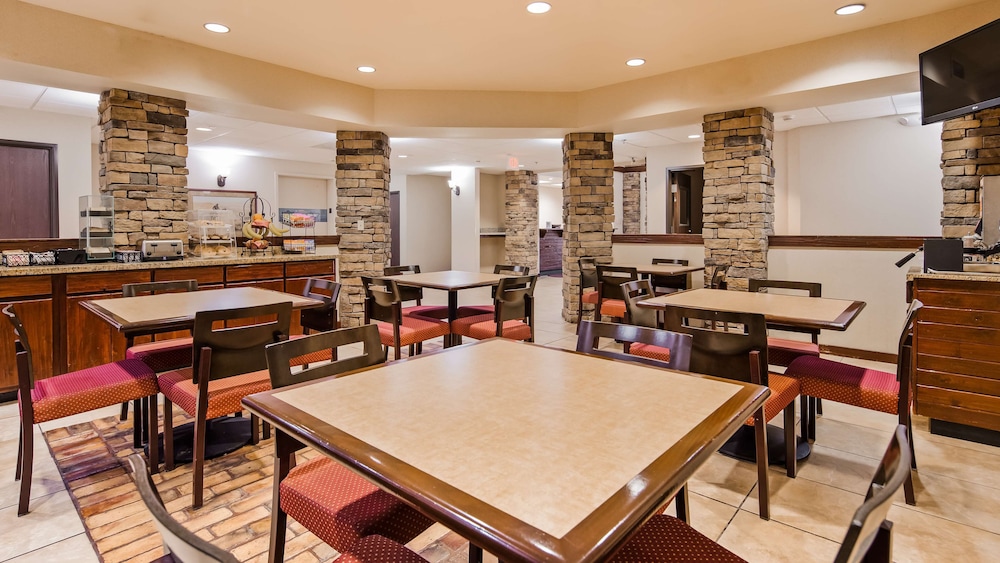 Days Inn by Wyndham Coffeyville 45/63