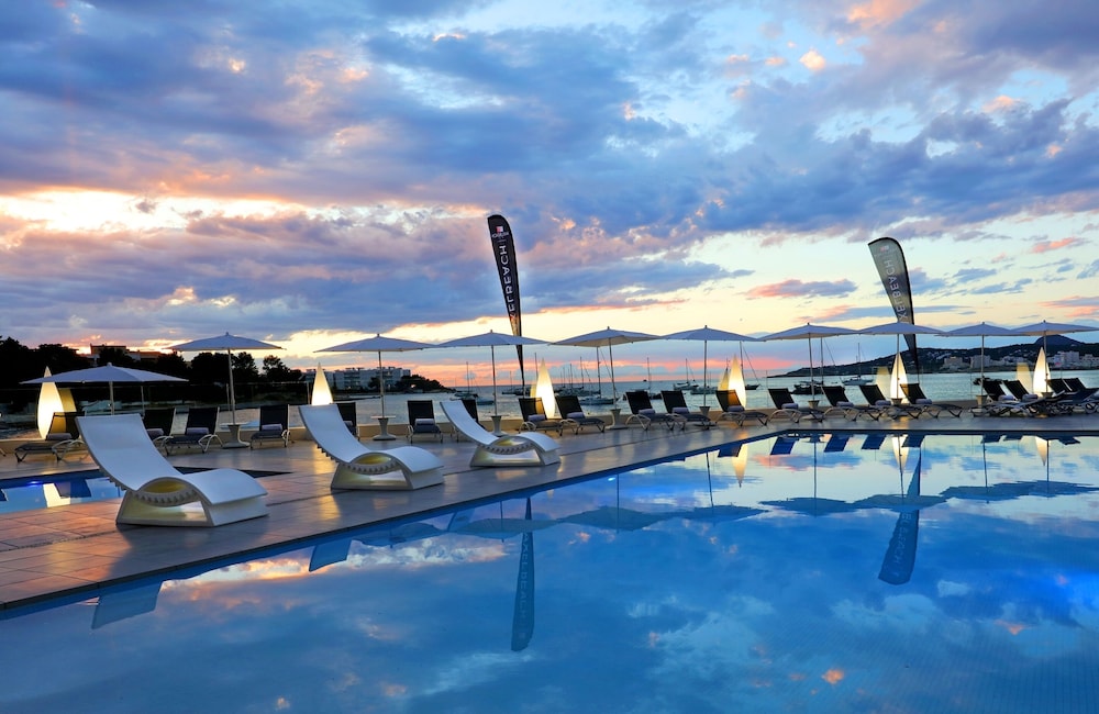 Axel Beach Ibiza - Adults Only 59/63