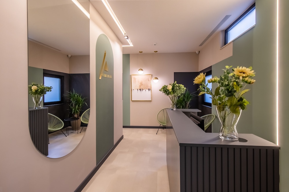 Allure Boutique Hotel 39/44