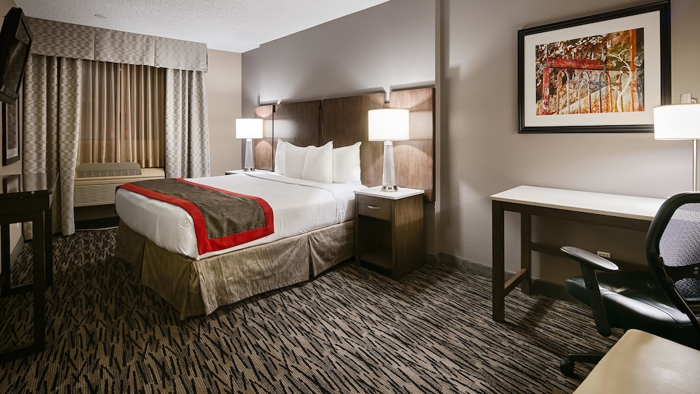Best Western Los Alamitos Inn & Suites 18/38