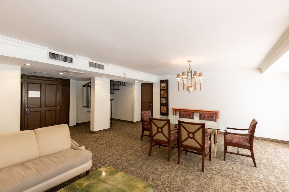 HS HOTSSON Hotel Tampico 38/55