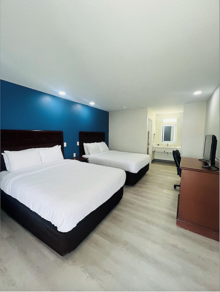 Hallmark Inn and Suites 8/30