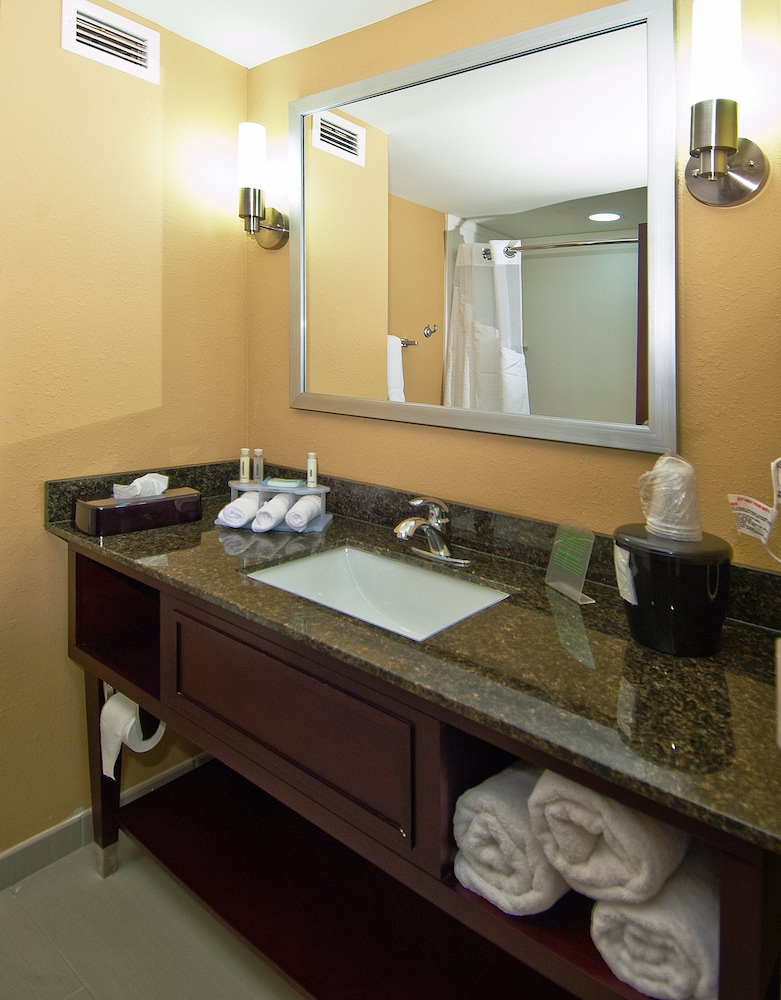 Holiday Inn Express Hotel And Suites Jackson Pearl Intl Airport 20/53