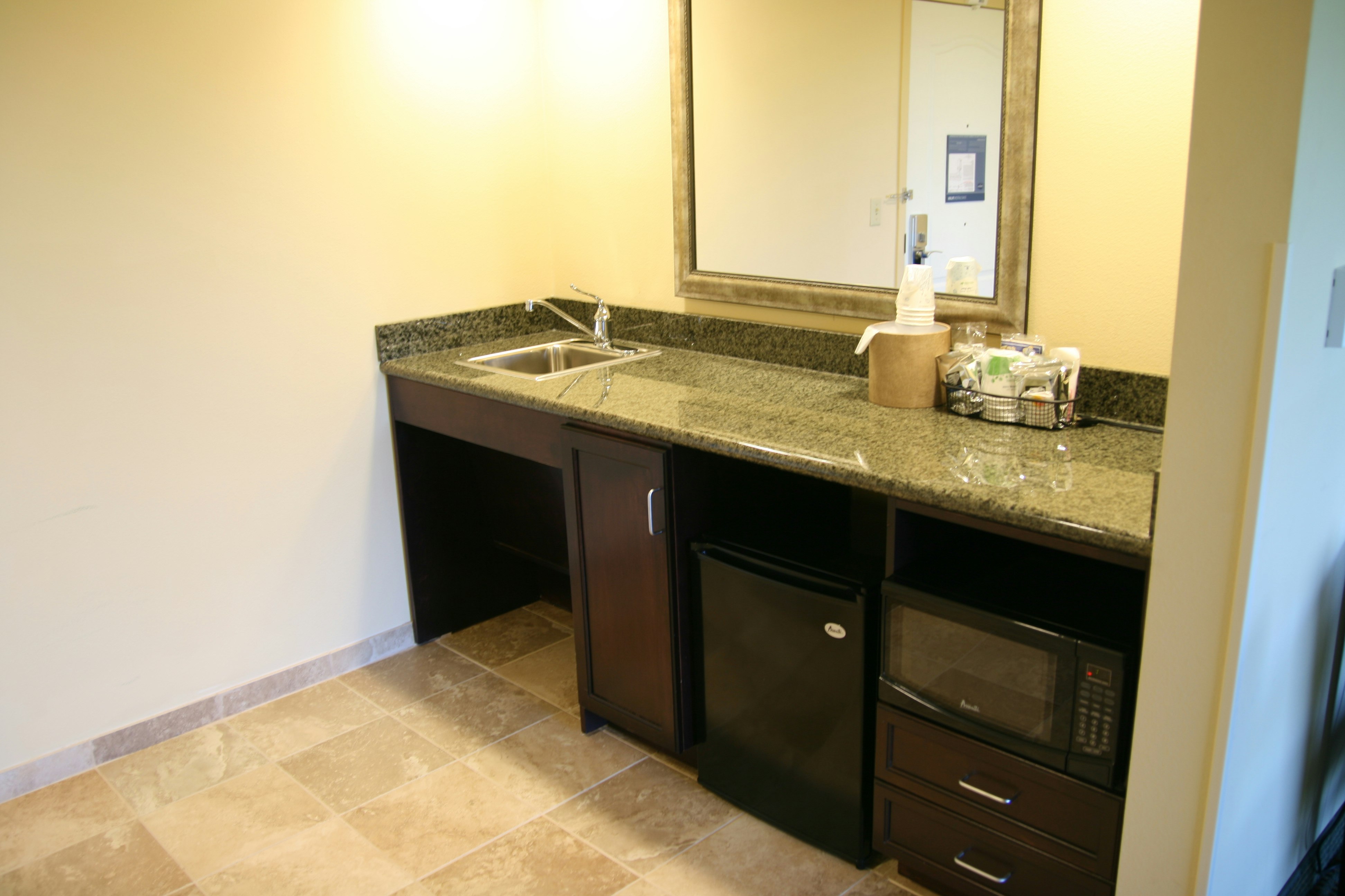 Hampton Inn Suites Austin Lakeway 68/69