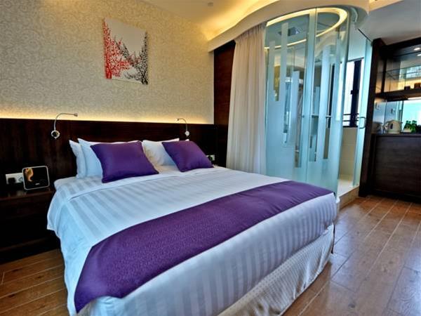 The Bauhinia Hotel - Tsim Sha Tsui 10/27