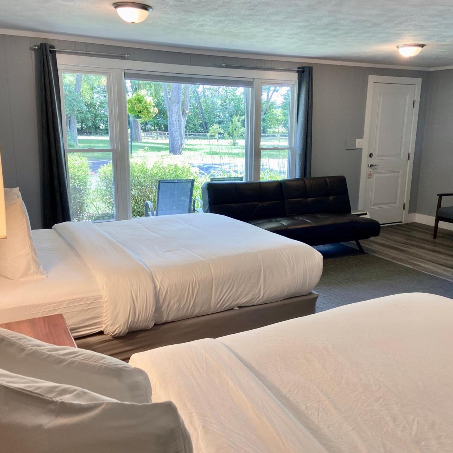 Elk Rapids Lakeshore Inn 11/42