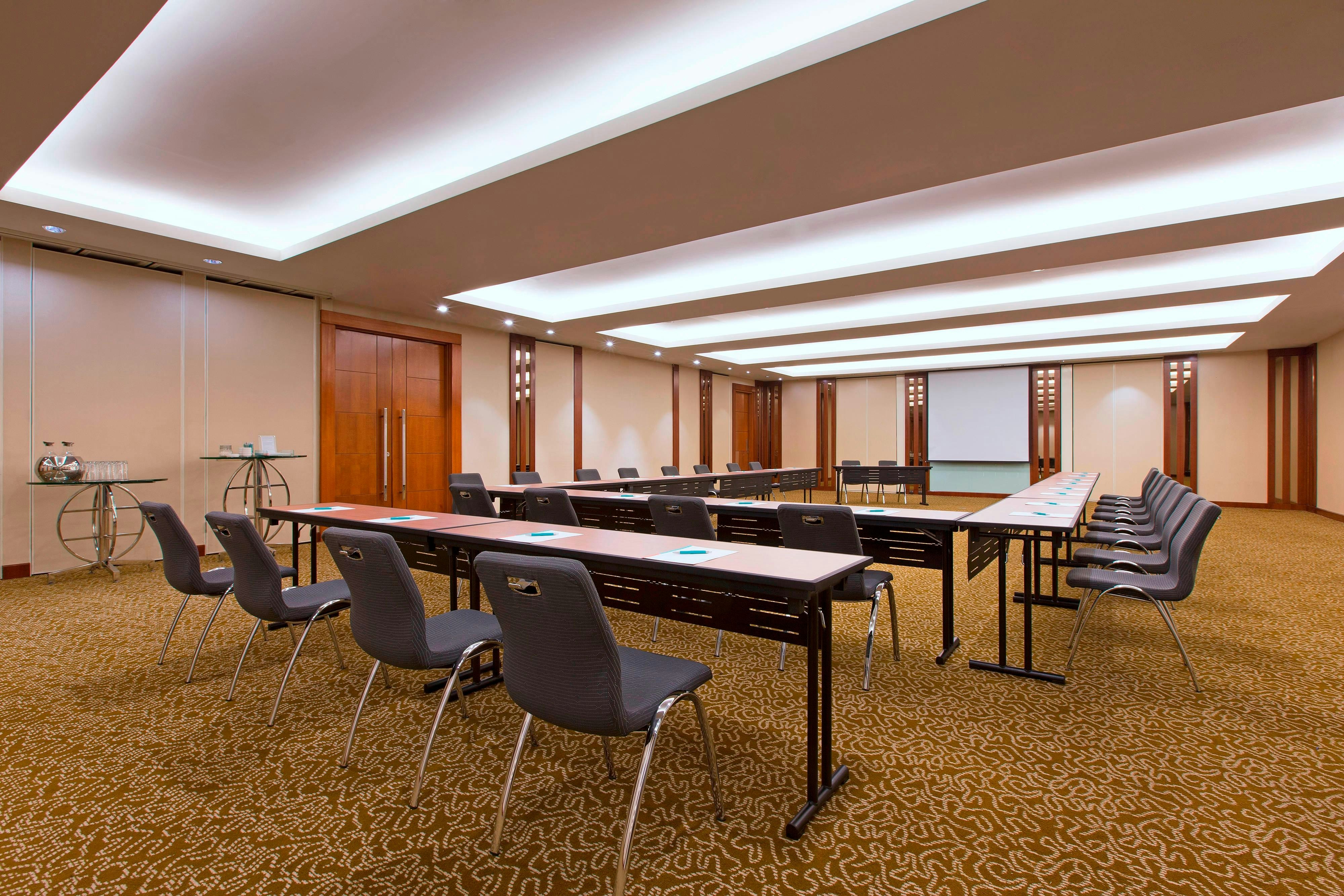 LE MERIDIEN JAKARTA 60/68
