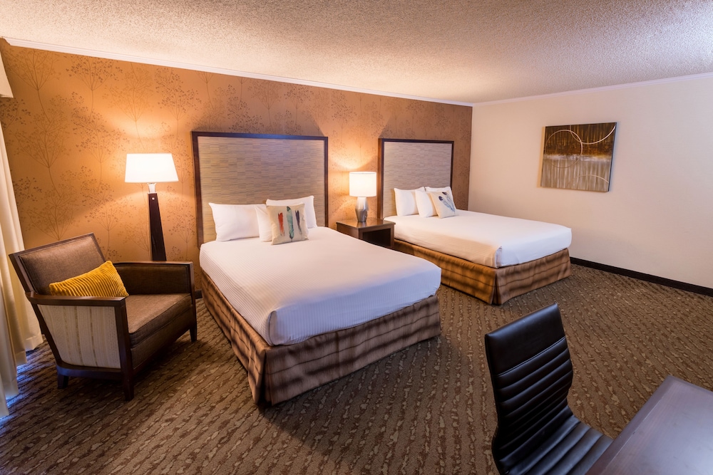 Valley River Inn 13/50
