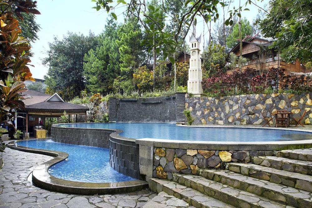 Jambuluwuk Convention Hall And Resort Puncak 50/56