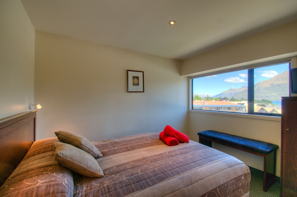 Four Seasons Motel 28/44