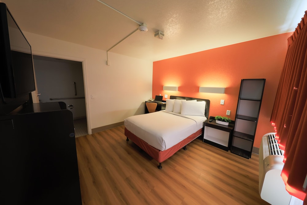 The Jackson SouthTown Motel 28/62