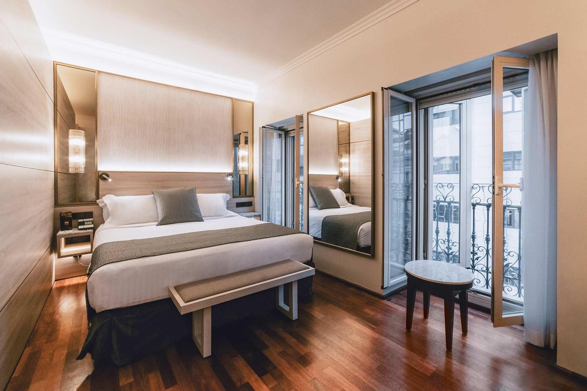 Deluxe, Single, Double Bed