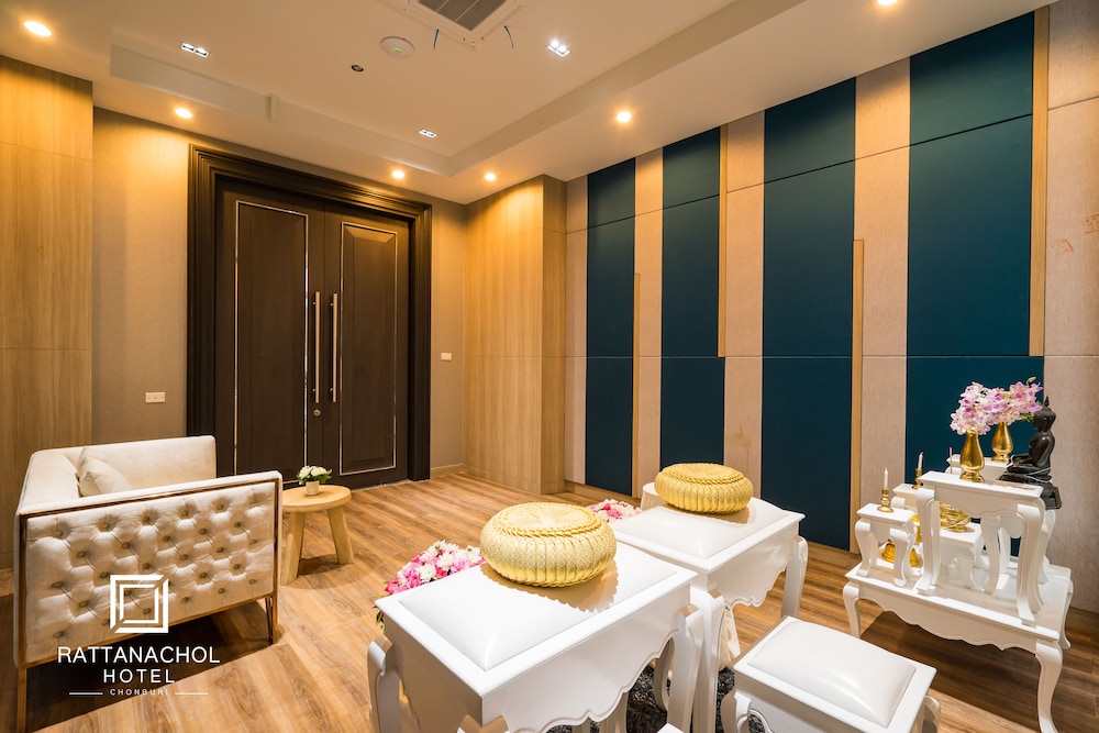 Rattanachol Hotel 24/50