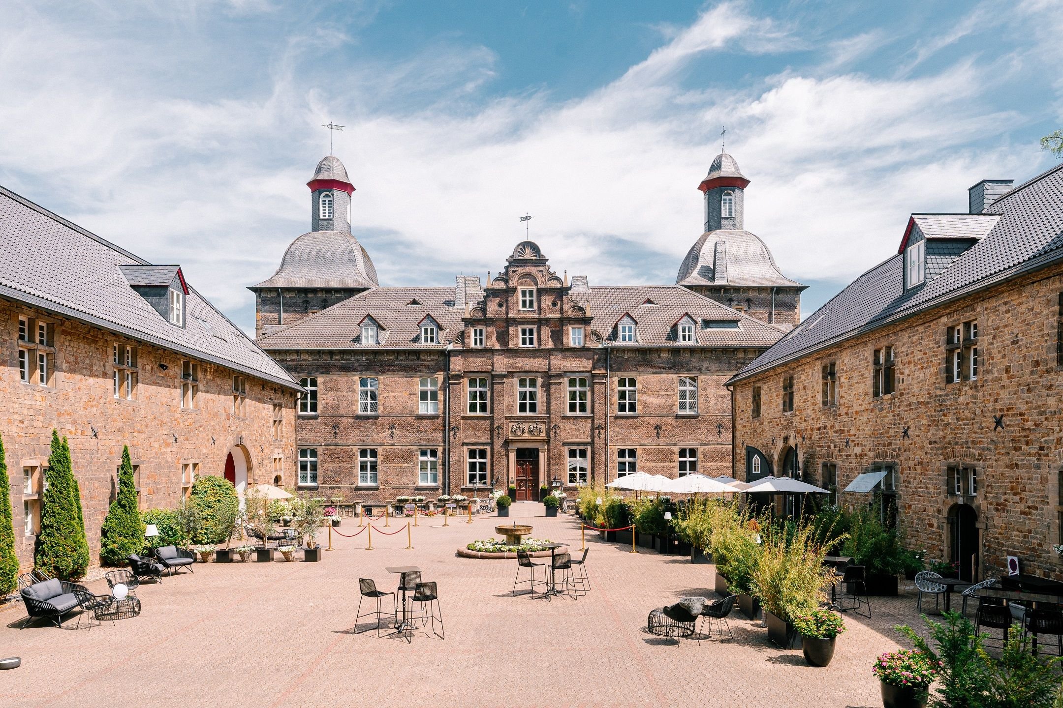 Schlosshotel Hugenpoet 25/27