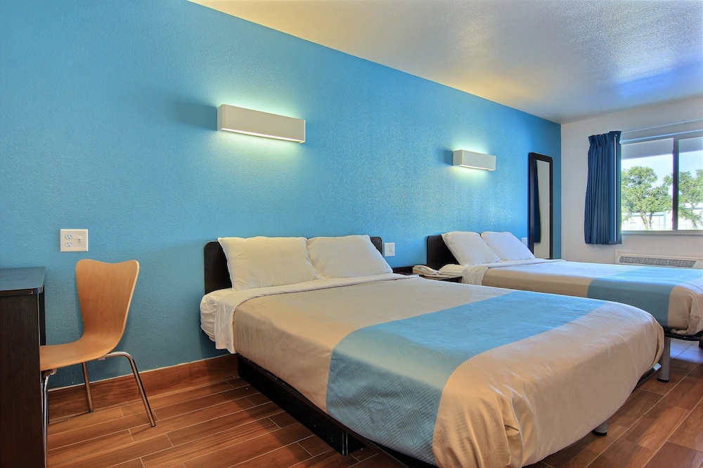 Motel6 Rockport, TX 28/58