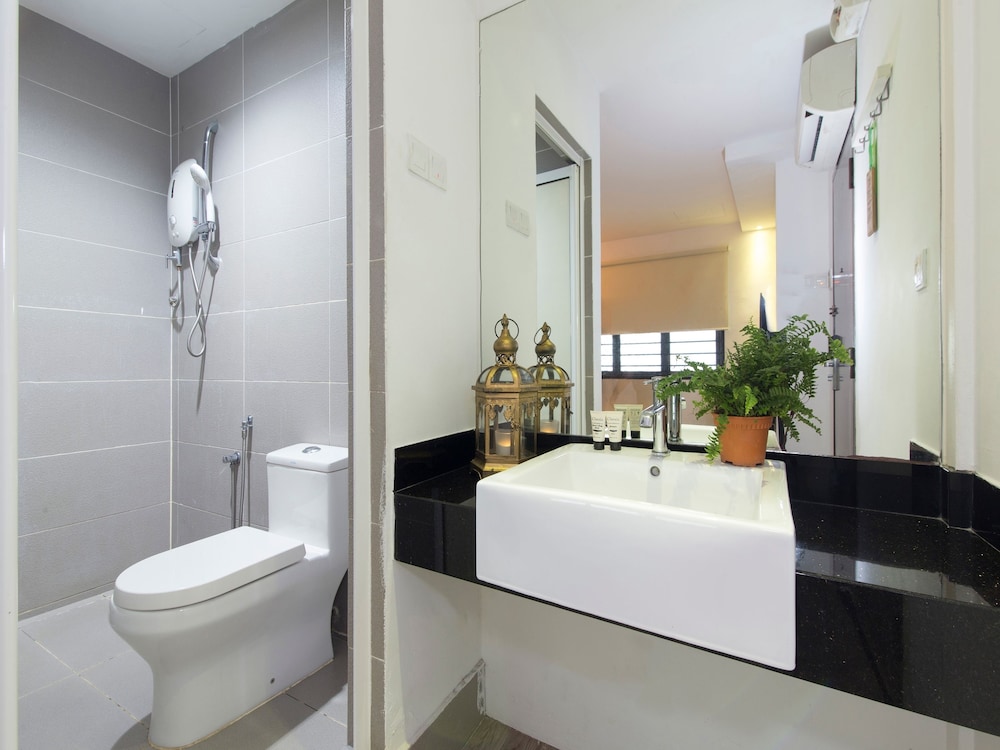 V GARDEN HOTEL 34/34