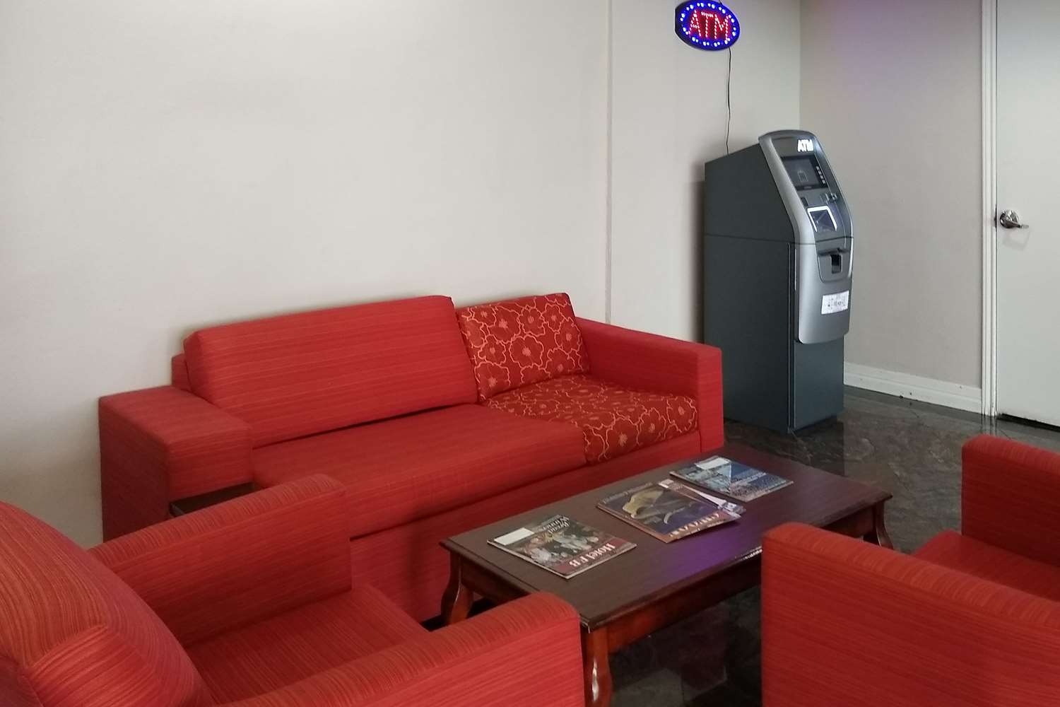 Econo Lodge Inn & Suites West - Energy Corridor 28/43
