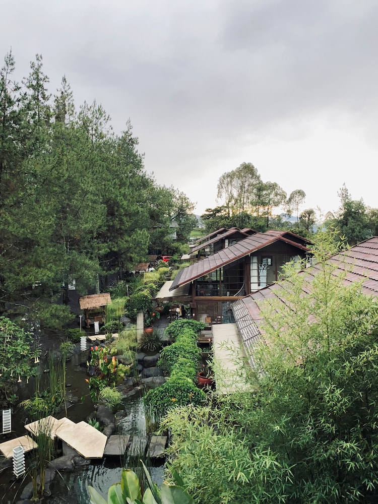 Vila Air Natural Resort 4/50