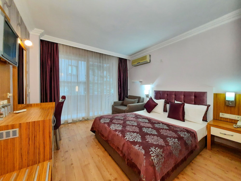 NOVIS HOTEL CLEOPATRA 19/75