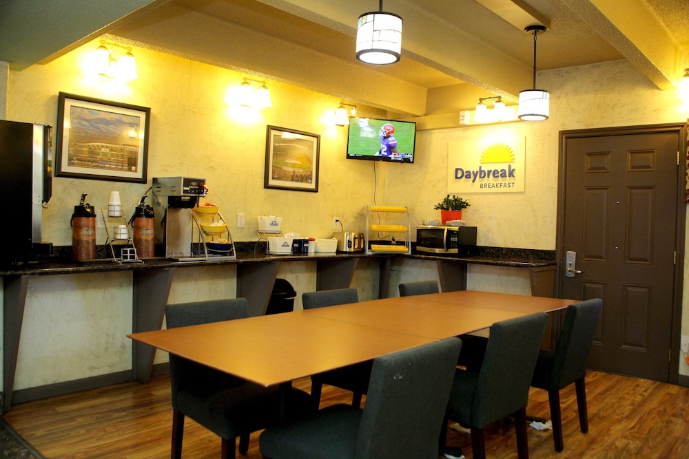 Days Inn by Wyndham Denver Downtown 23/29