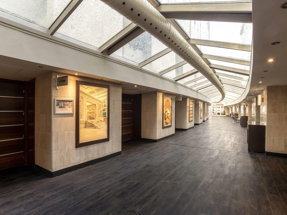 Mercure Roma West 70/73
