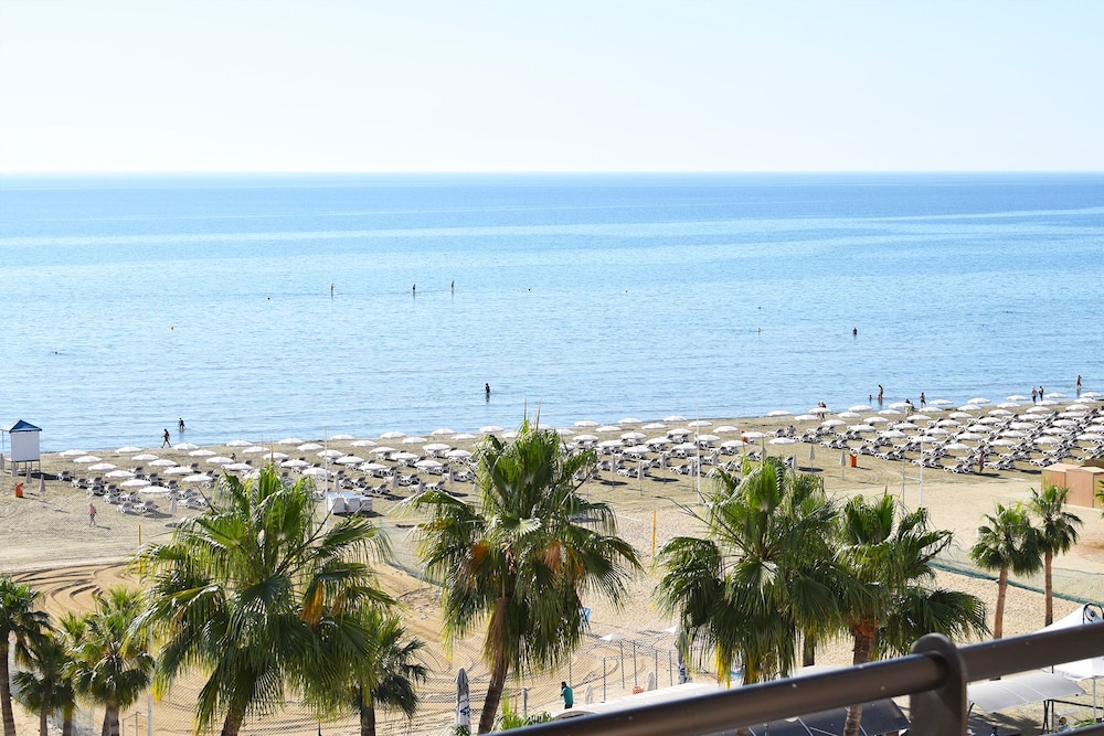 Sun Hall Beach Apartments 50/51
