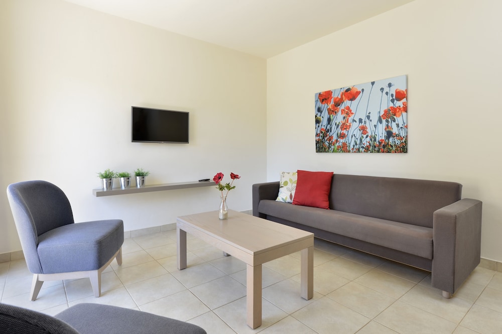 Makronisos Holiday Village 29/50