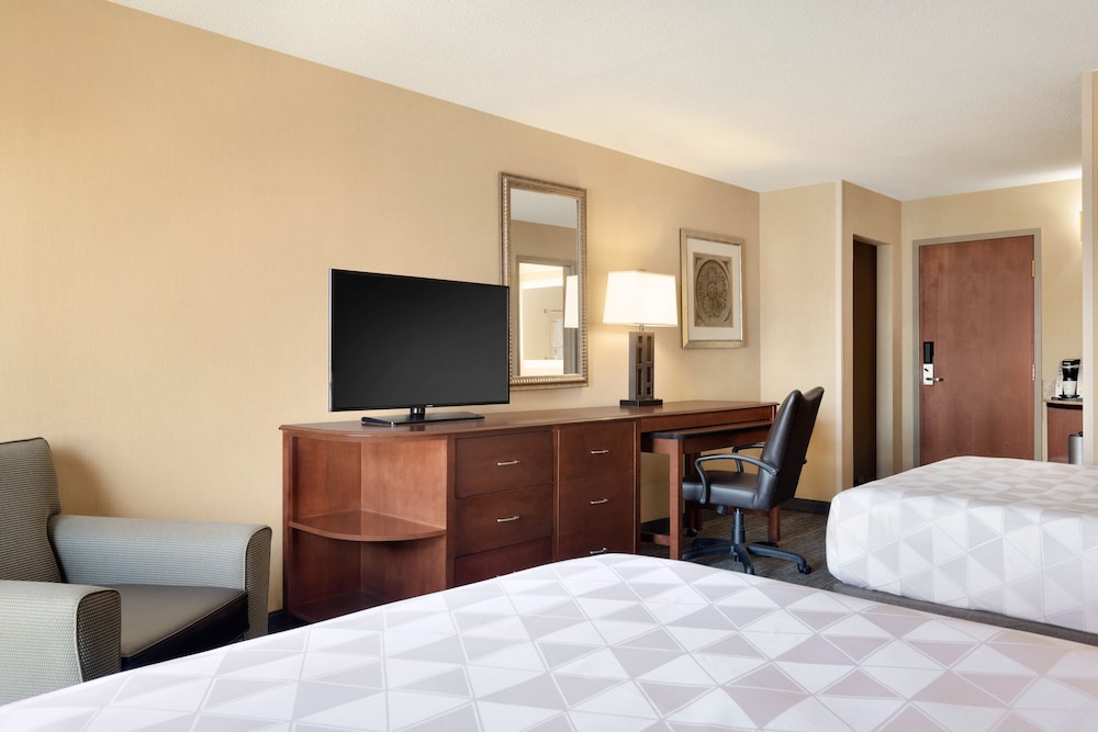 Holiday Inn National Airport/Crystal City 12/70